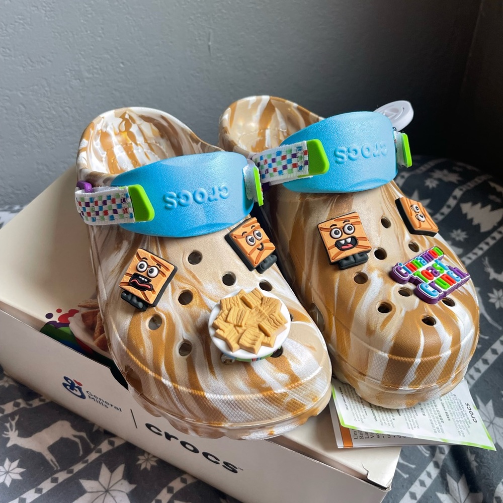Size 6 juniors crocs cinnamon